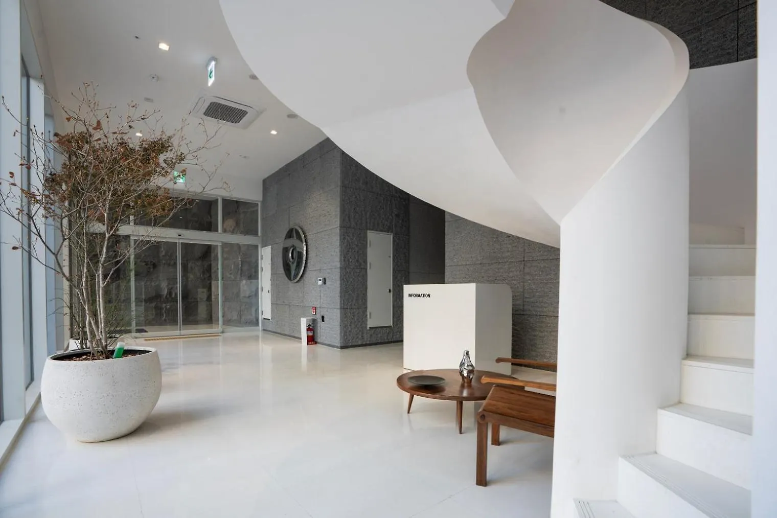 Blueground Id19 Nonhyeon City View Ac Sel-19 Seoel Appartement
